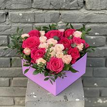 Цветочная композиция из Розы в коробке #REPLACE_PRED# Гурьевске Кемеровской области